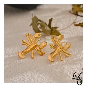 🦞 New 18K Gold Lobster Stud Earrings 🦞